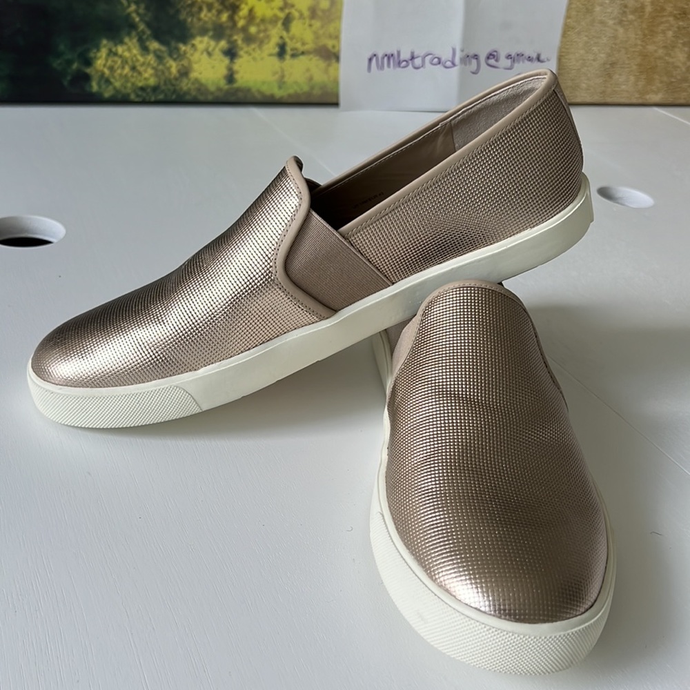Vince textured gold fabric 10M(40) slip on flats - Picture 12 of 16